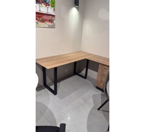 שולחן משרדי מתצוגה