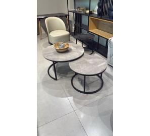 זוג שולחנות לסלון דמוי שיש מתצוגה