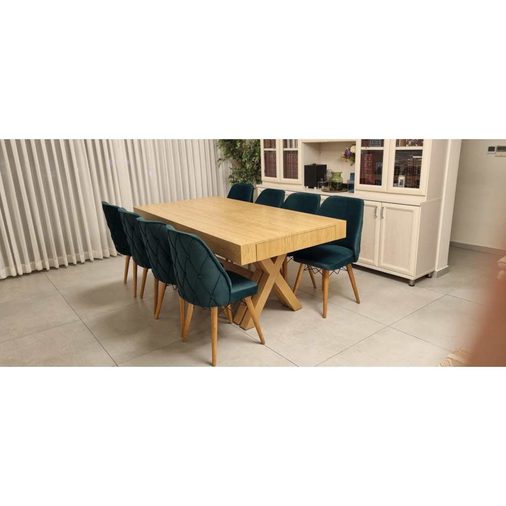 שולחן שנפתח ל5 מטר + 6 כסאות 