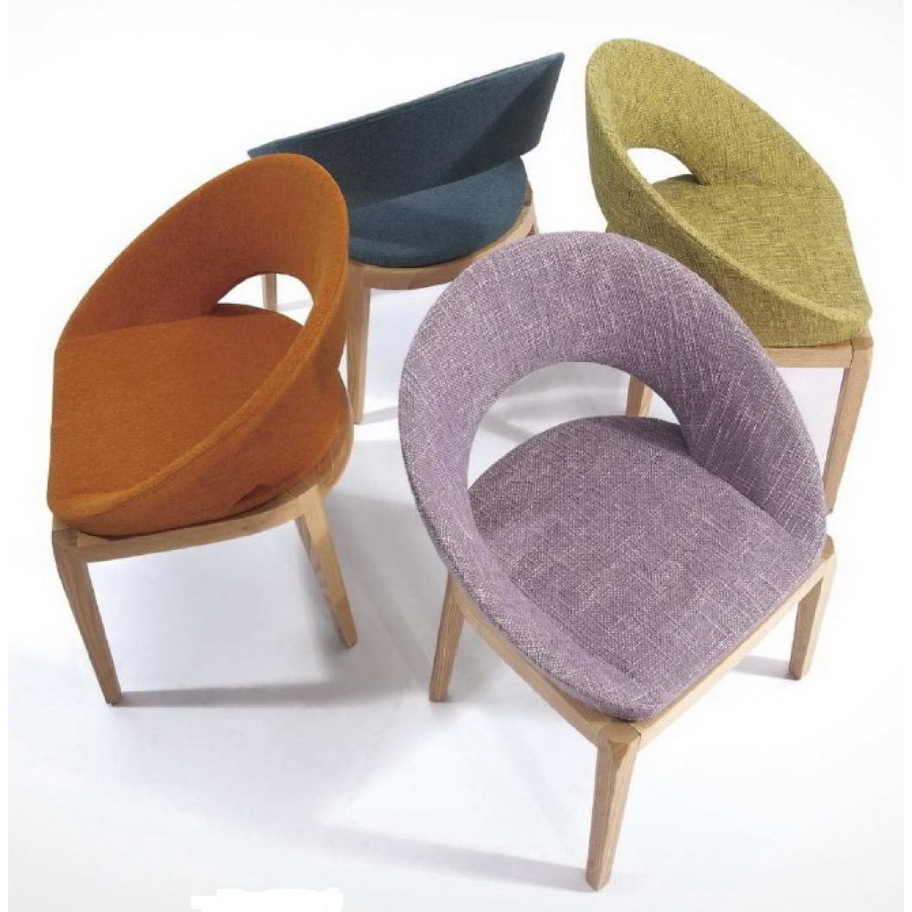 כיסא לפינת אוכל רגלי עץ מושב מרופד