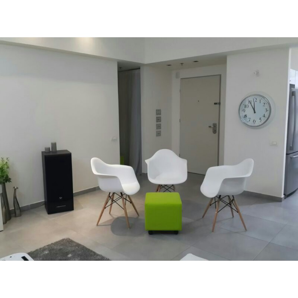 דגם כסא פלסטיק שילוב עץ אוכל 53523