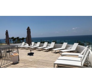 מיטת שיזוף עם גלגלים463826 מיטת שיזוף עם גלגלים463826